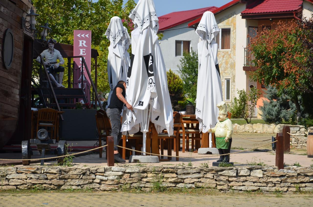 Club De Vacanta Corabia Piratilor-Mamaia Nord Navodari Bagian luar foto